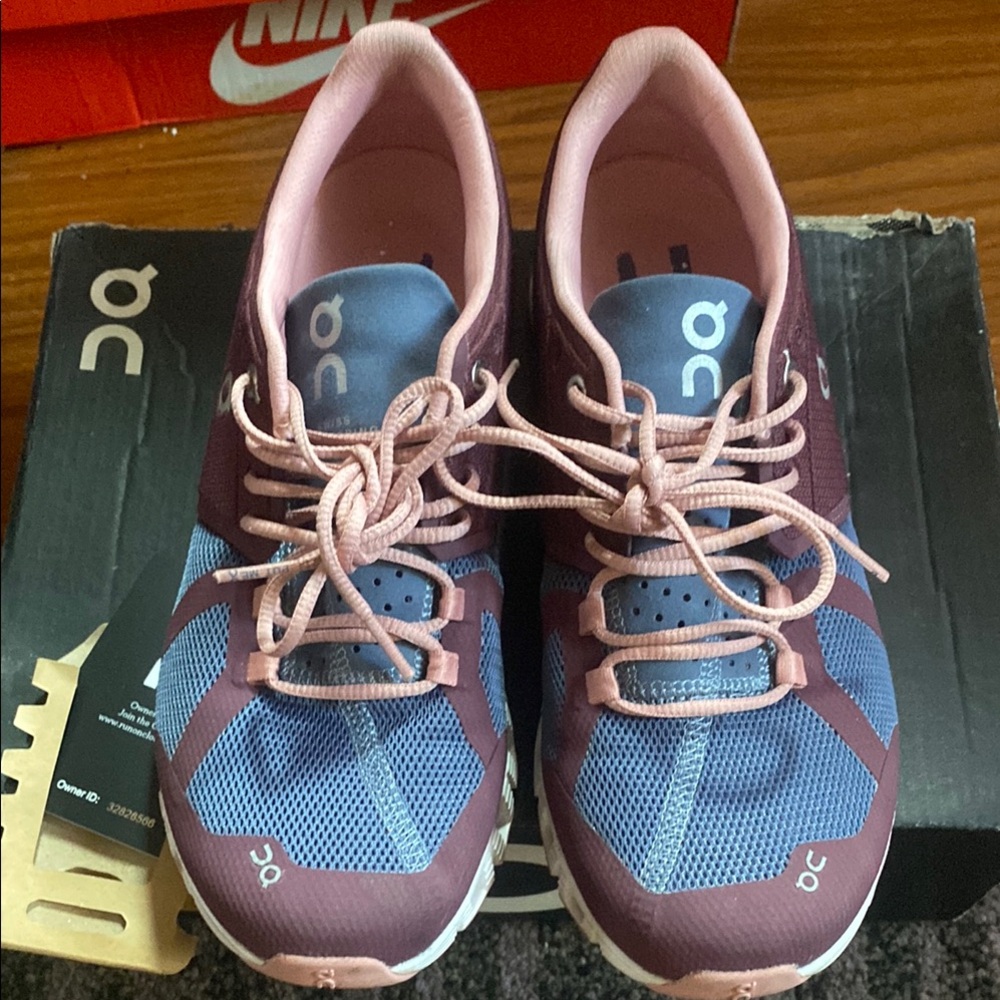 On Running Blue and Pink Athletic Shoes Breathable Mesh Design